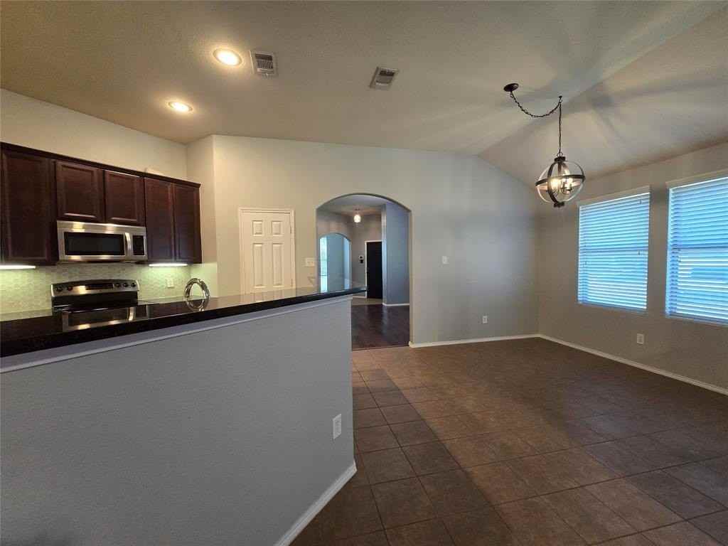 5750 Crestwood Dr - Photo 7 of 20