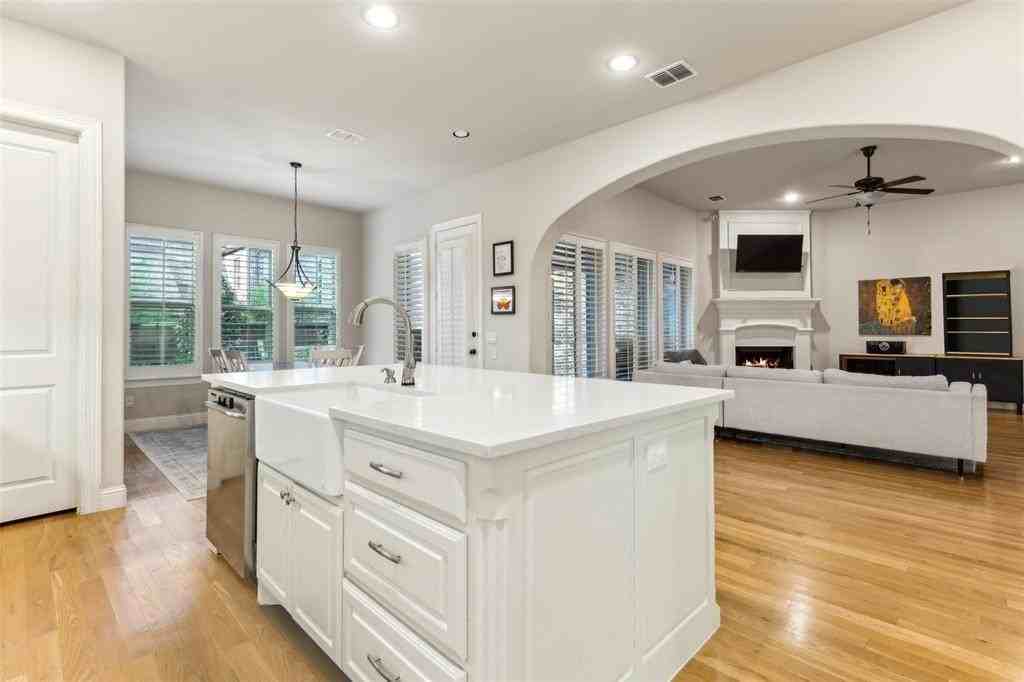 13714 Countrybrook Dr - Photo 6 of 40