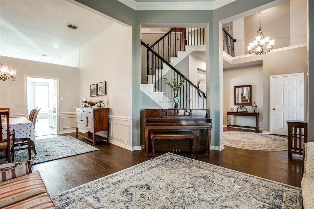 1048 Village Pkwy - Photo 3 of 24