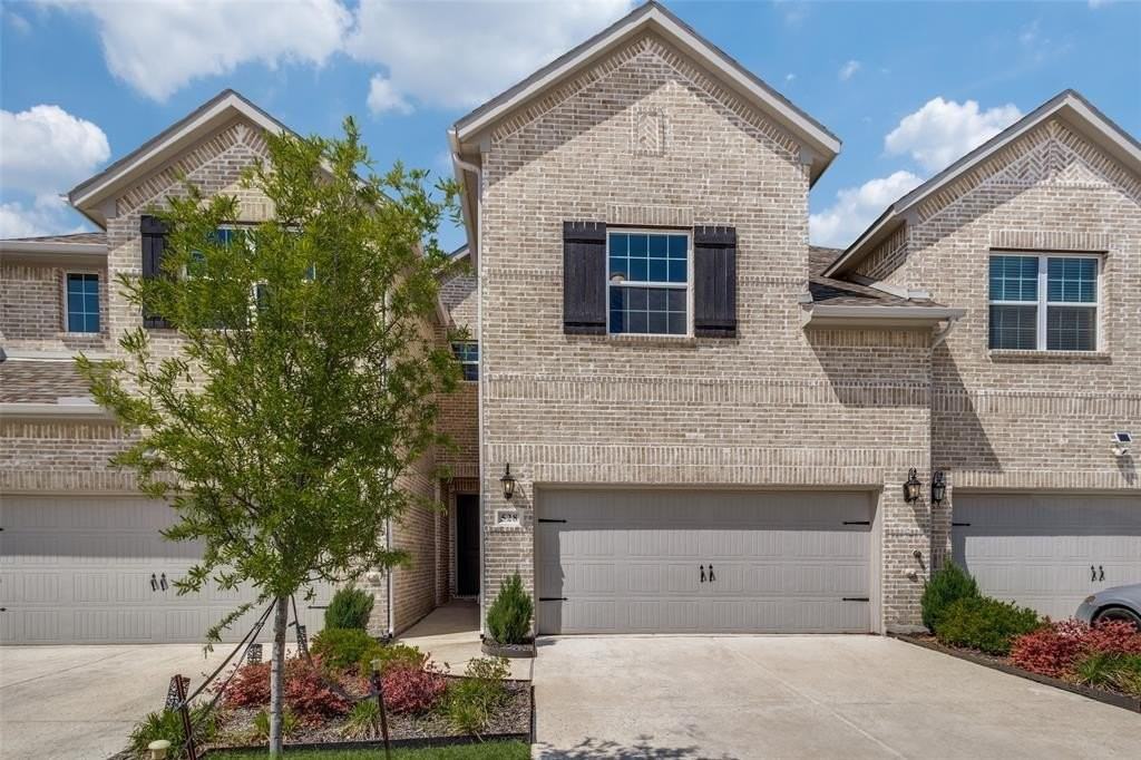 528 Hutchinson Ln - Photo 2 of 12