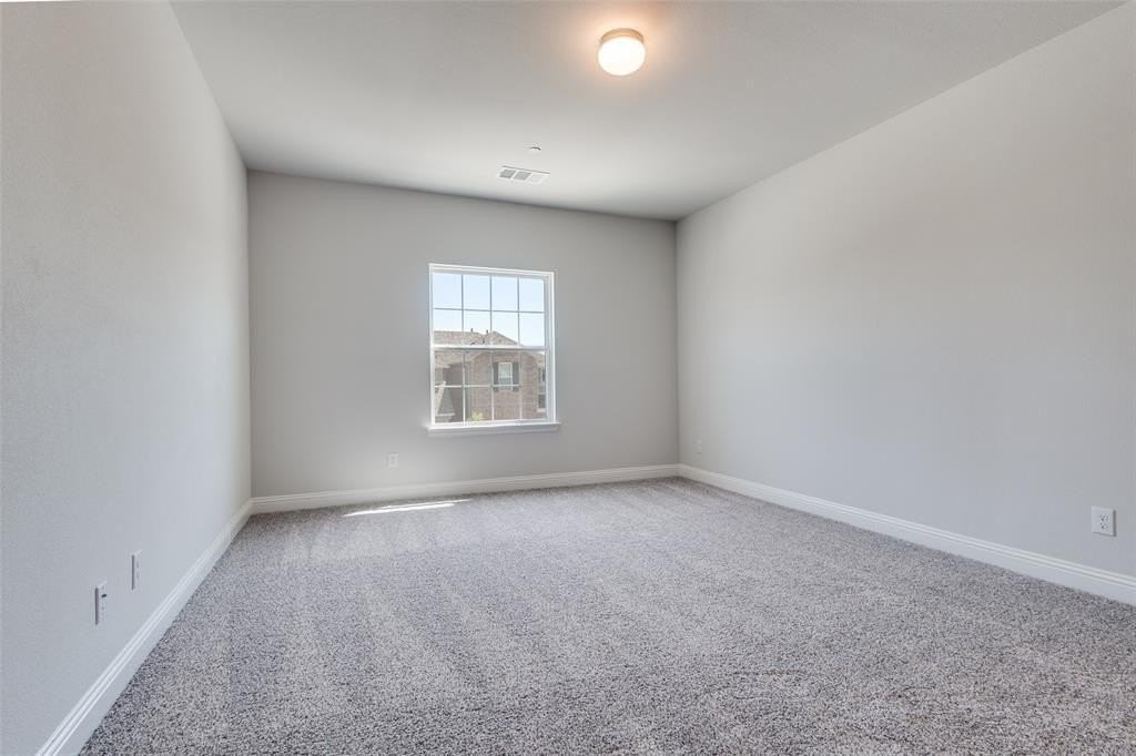 528 Hutchinson Ln - Photo 6 of 12