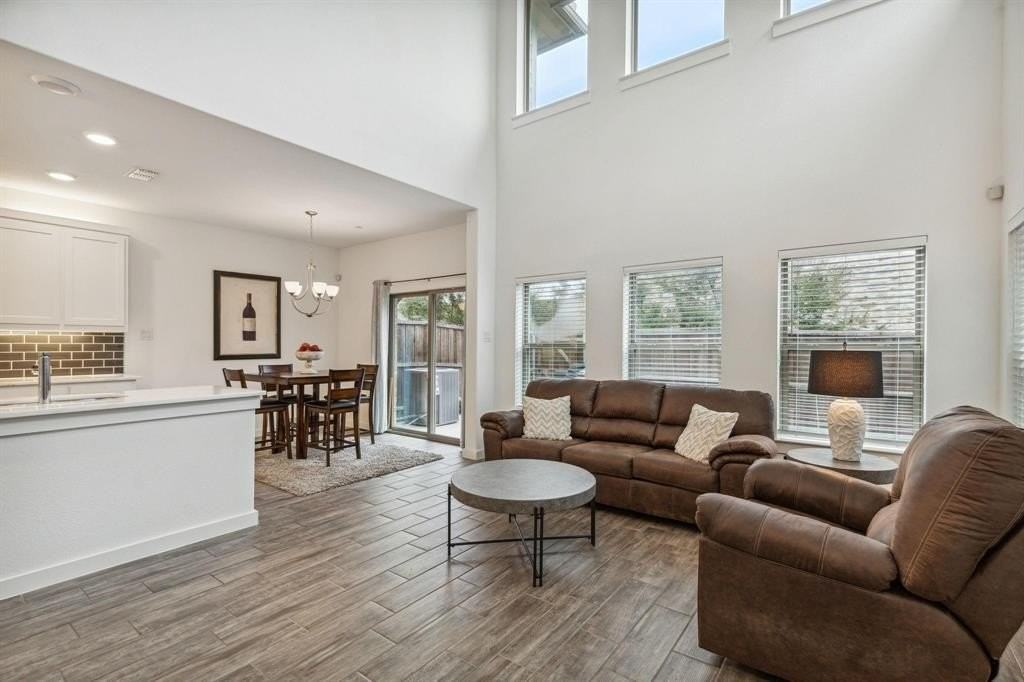 2756 Starburst - Photo 5 of 26