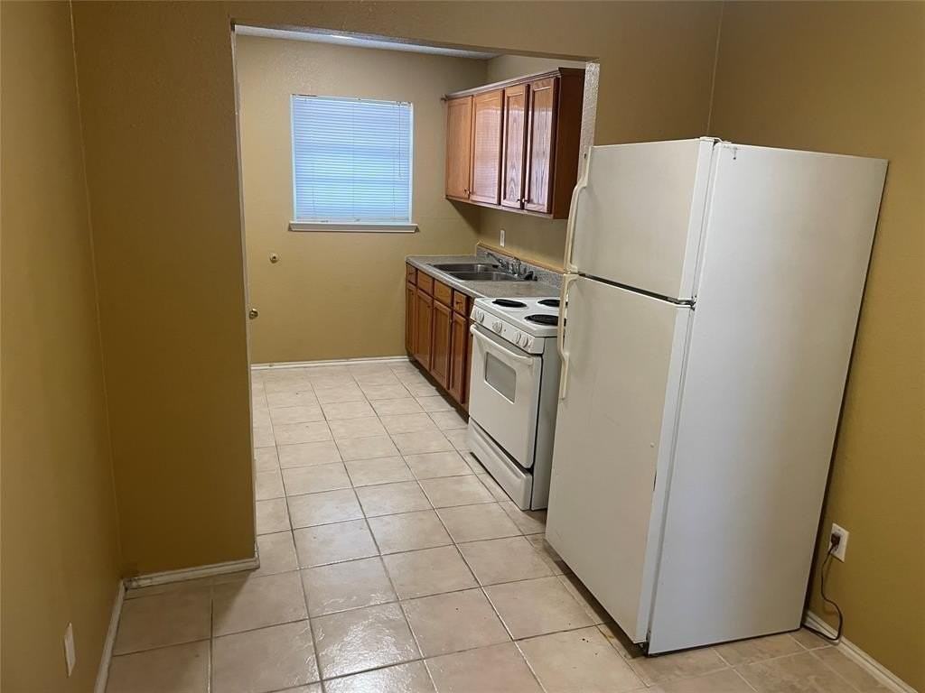 908 N Zang Blvd #A - Photo 6 of 11