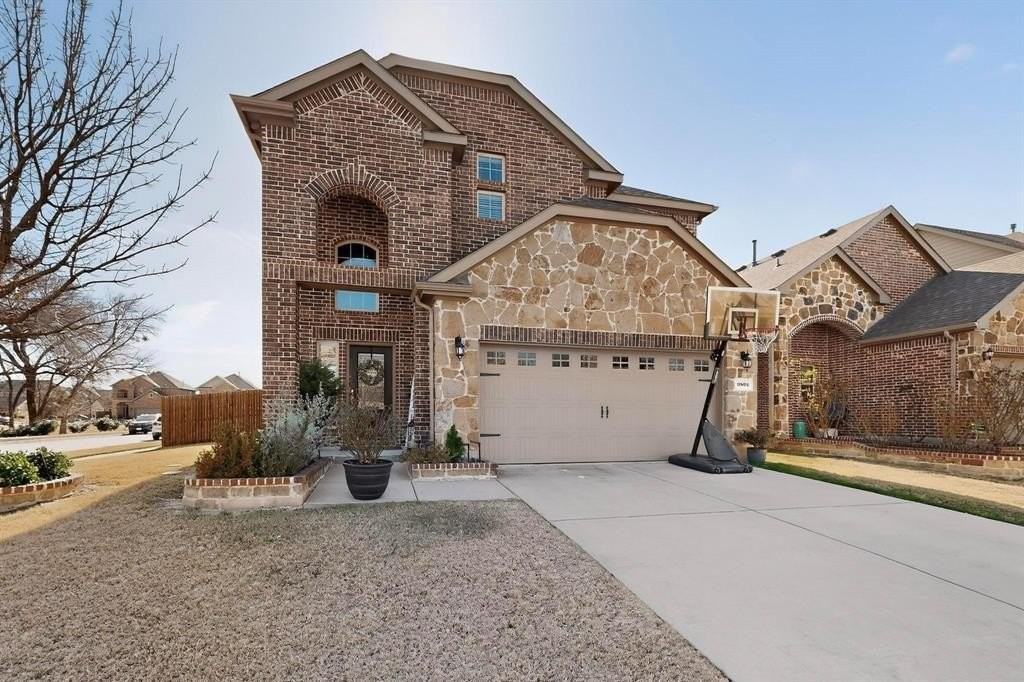 9801 Diamondback - Photo 2 of 35