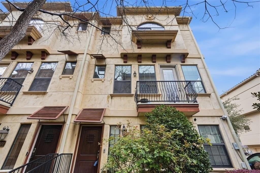 1020 Pavillion St - Photo 2 of 35