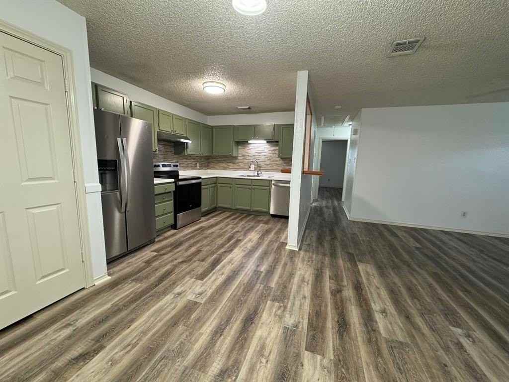 11919 Averette Ct - Photo 4 of 16