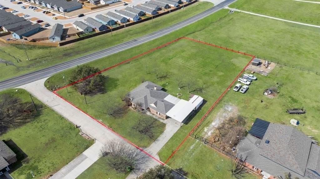 101 County Road 1010 - Photo 2 of 32