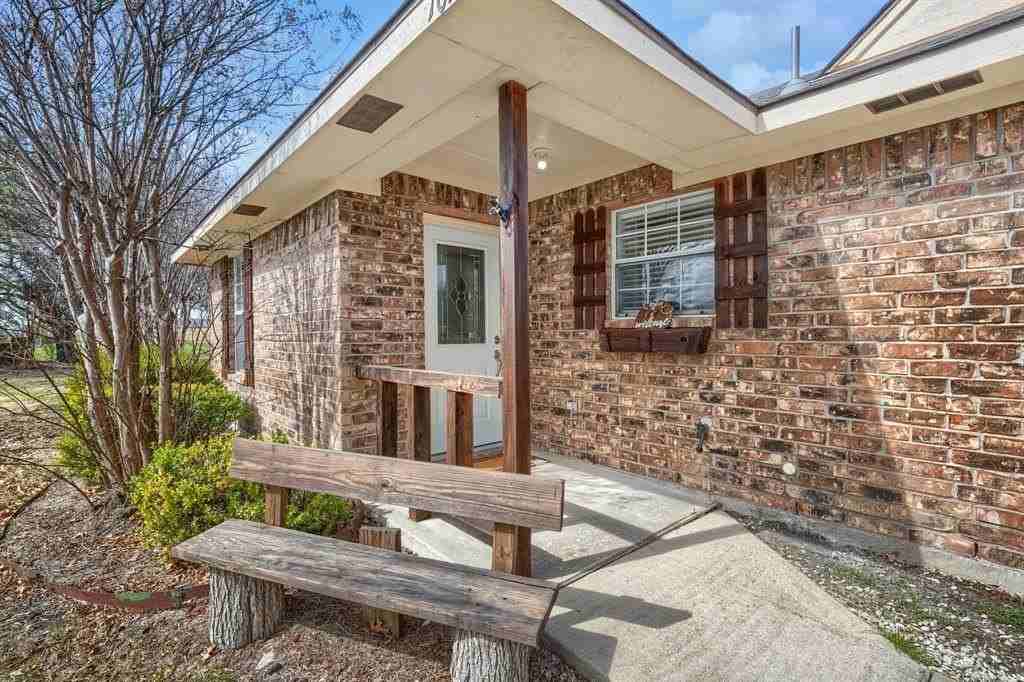 101 County Road 1010 - Photo 3 of 32