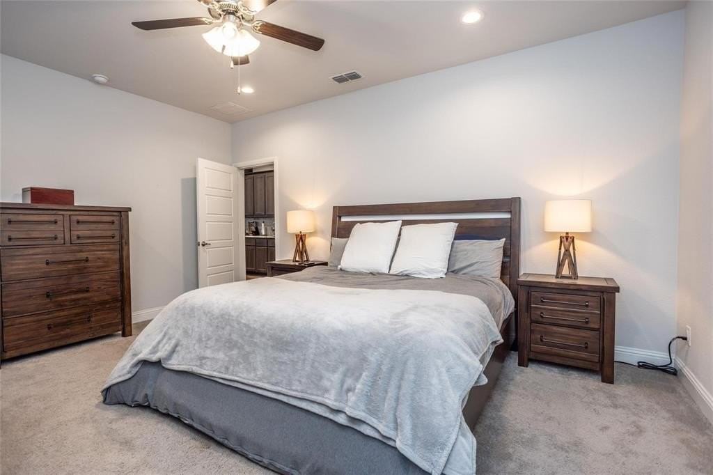 904 Parkside Dr - Photo 6 of 18