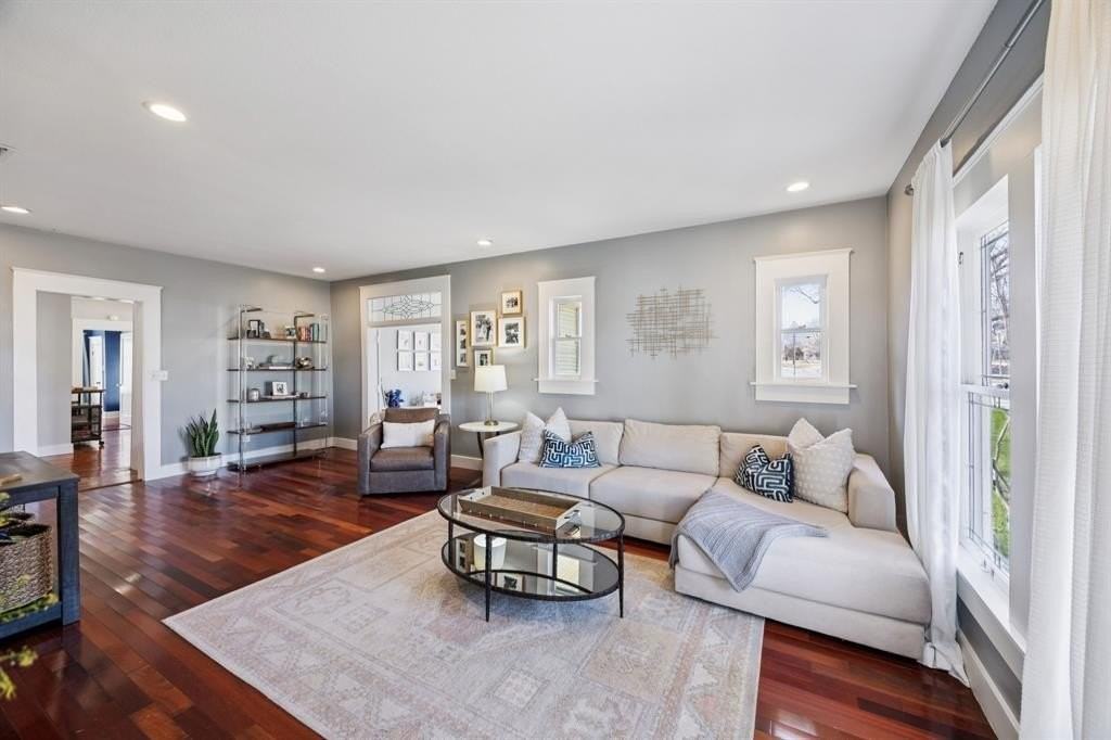 704 Williams St - Photo 5 of 33