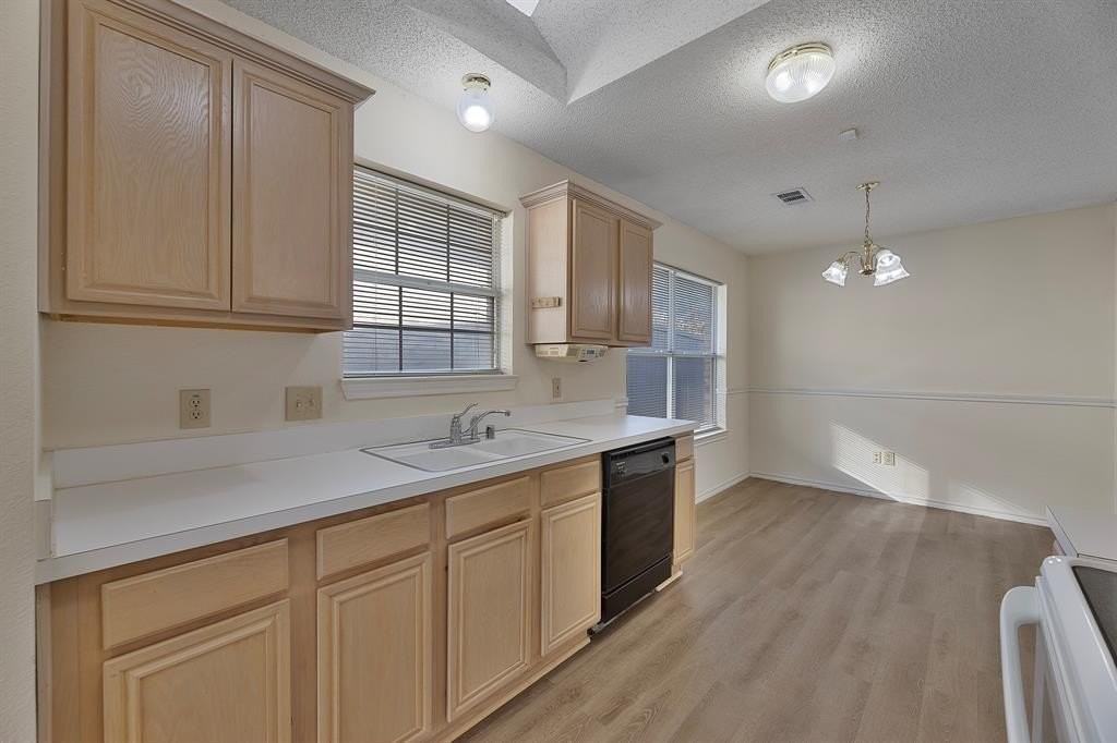 1029 Kory Dr - Photo 4 of 21