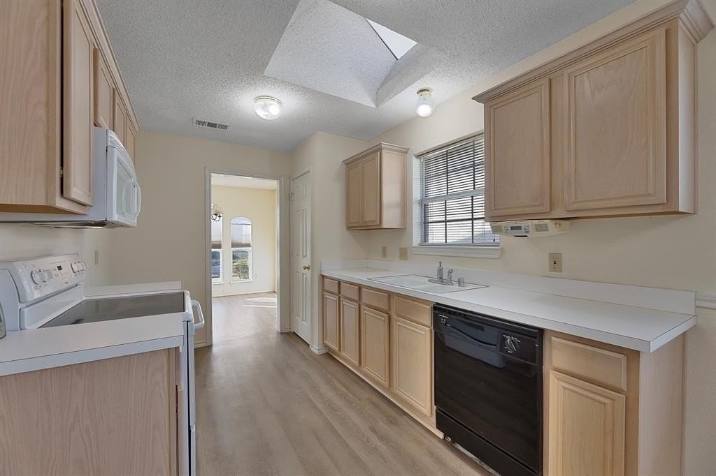 1029 Kory Dr - Photo 7 of 21