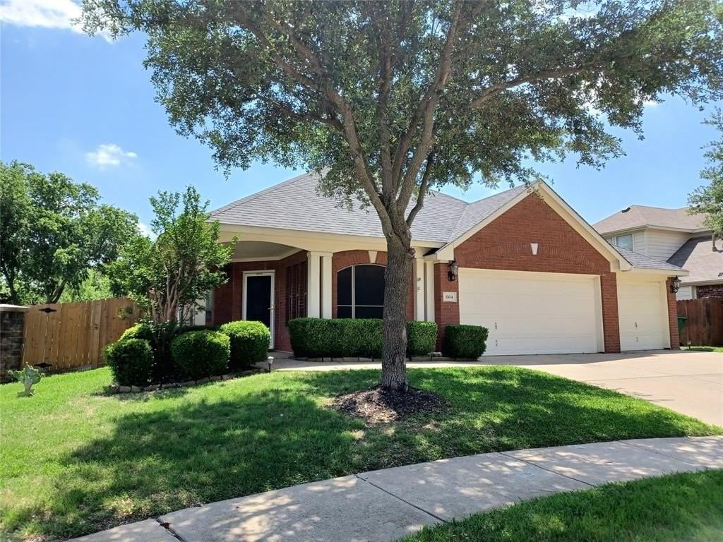 664 Vickie St - Photo 2 of 31