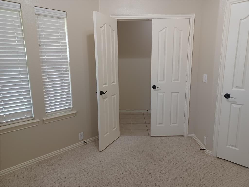 664 Vickie St - Photo 5 of 31