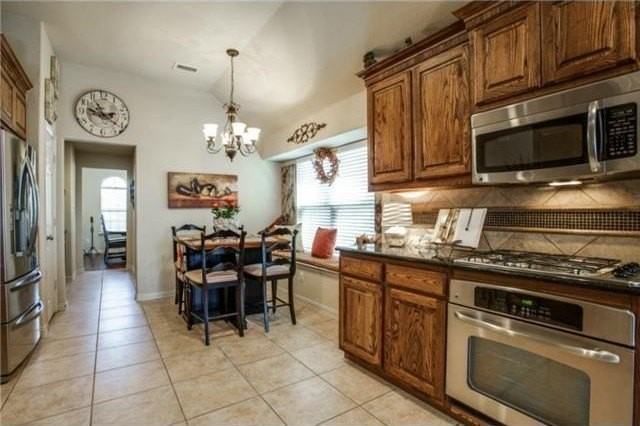 5641 Hampshire Dr - Photo 4 of 21