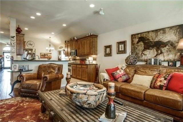 5641 Hampshire Dr - Photo 6 of 21