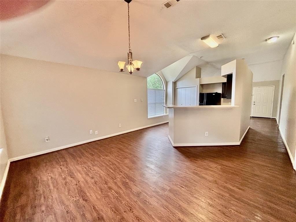 1701 Hillside Dr - Photo 6 of 20