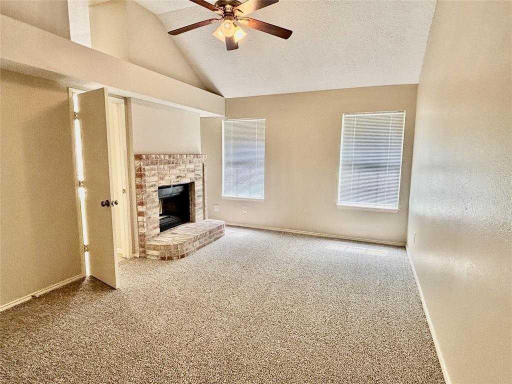 1701 Hillside Dr - Photo 7 of 20