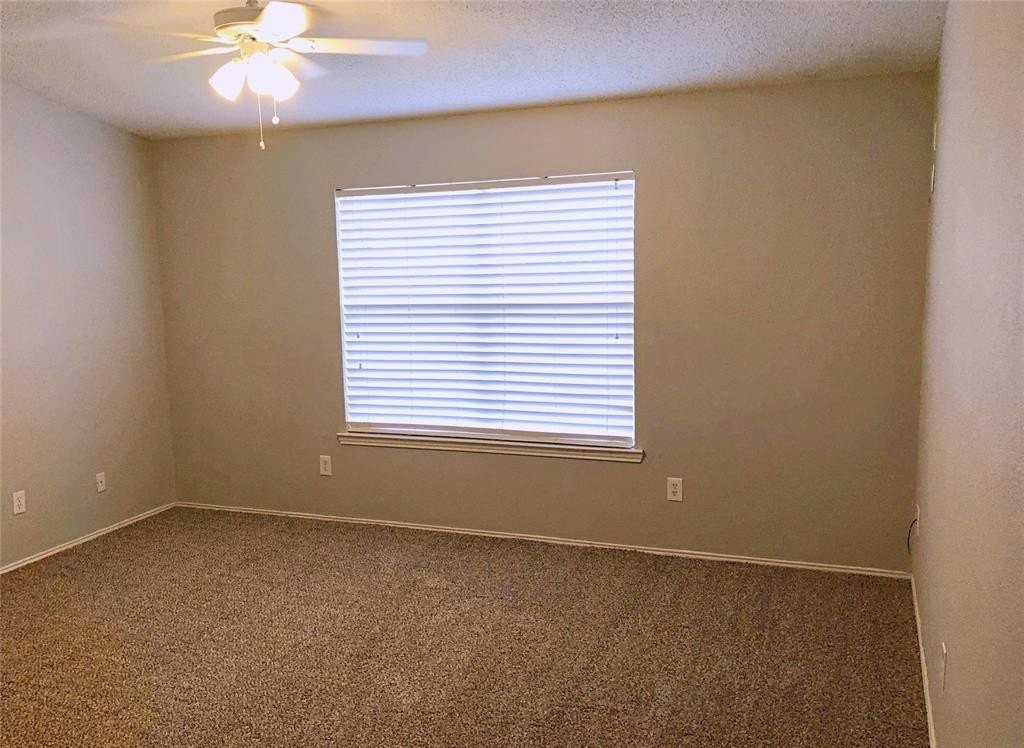 1205 Meadowgate Dr - Photo 2 of 3