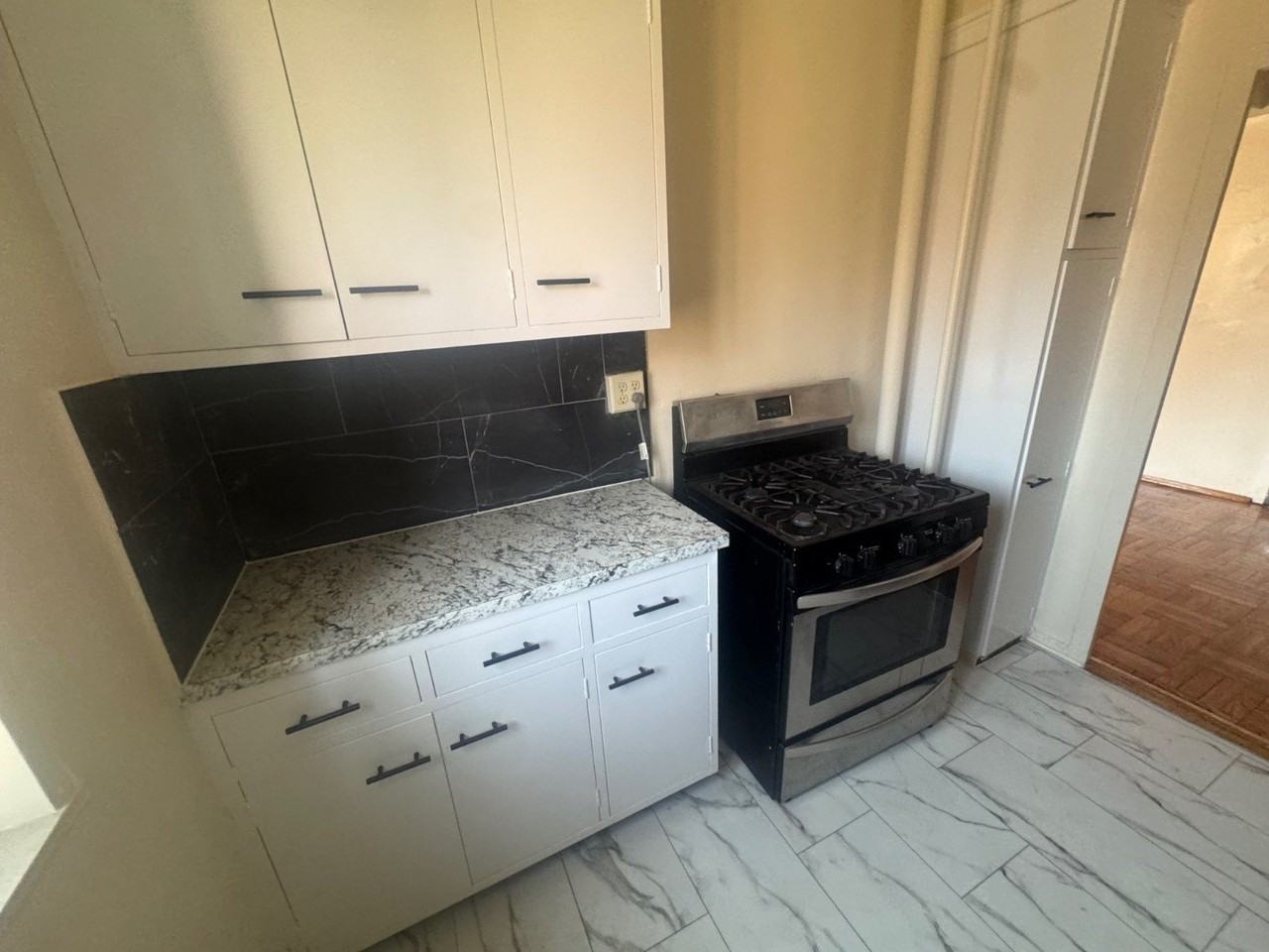 1409 Metropolitan Ave #3 - Photo 4 of 18