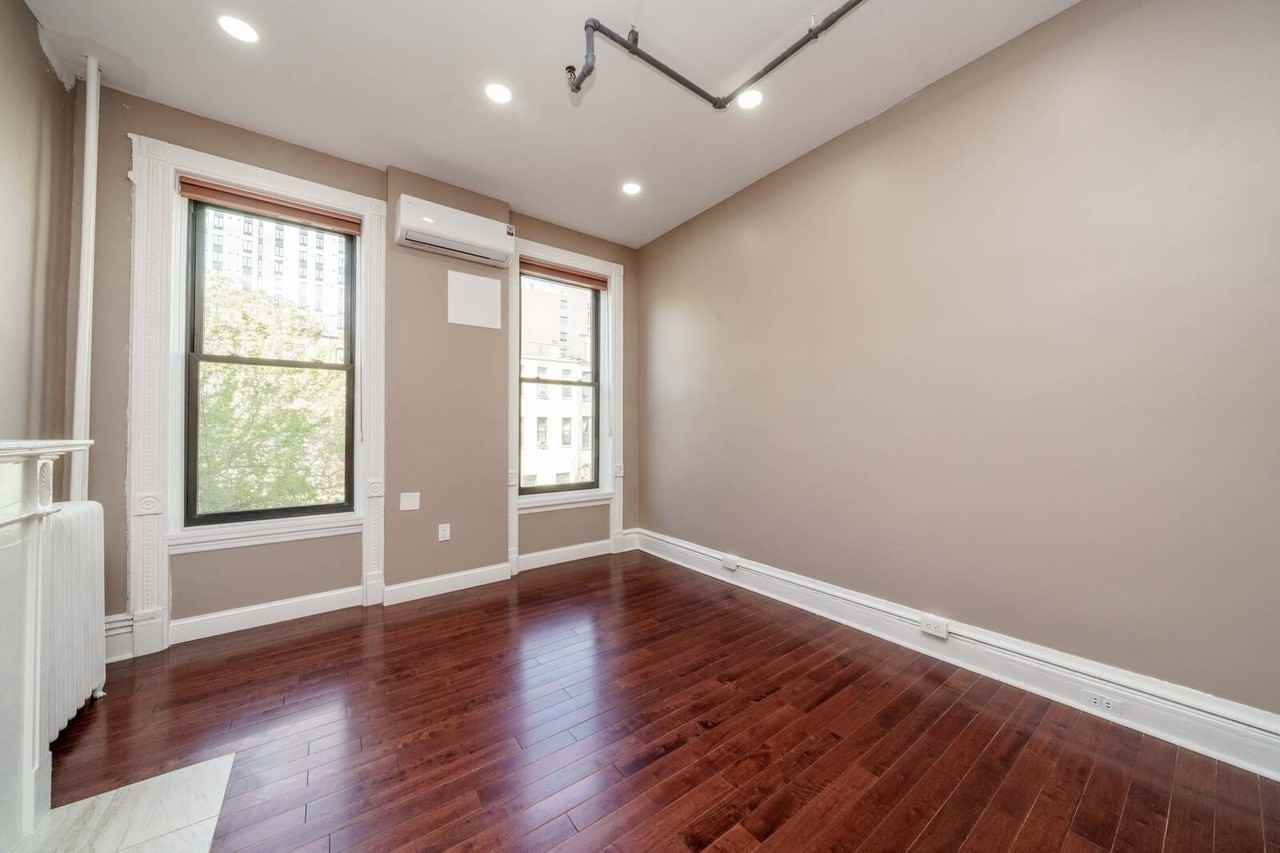 211 W 122nd St #2 - Photo 2 of 4