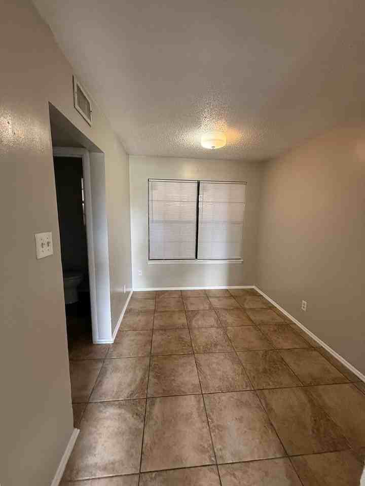 1119 E 51st St - Photo 4 of 14