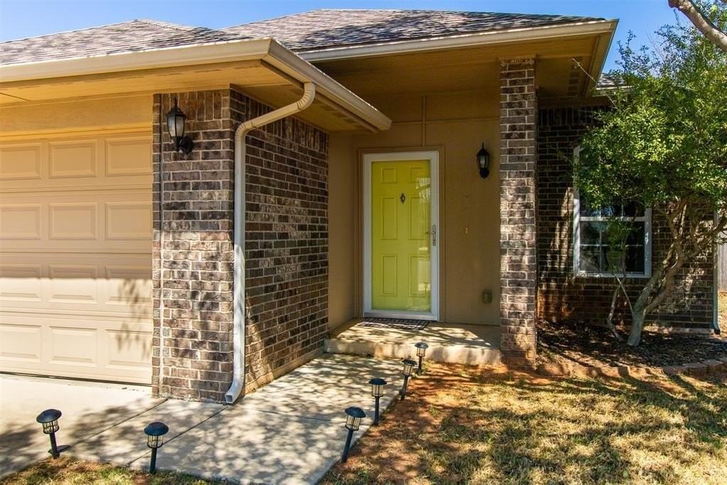 900 Switzerland Ave - Photo 2 of 30