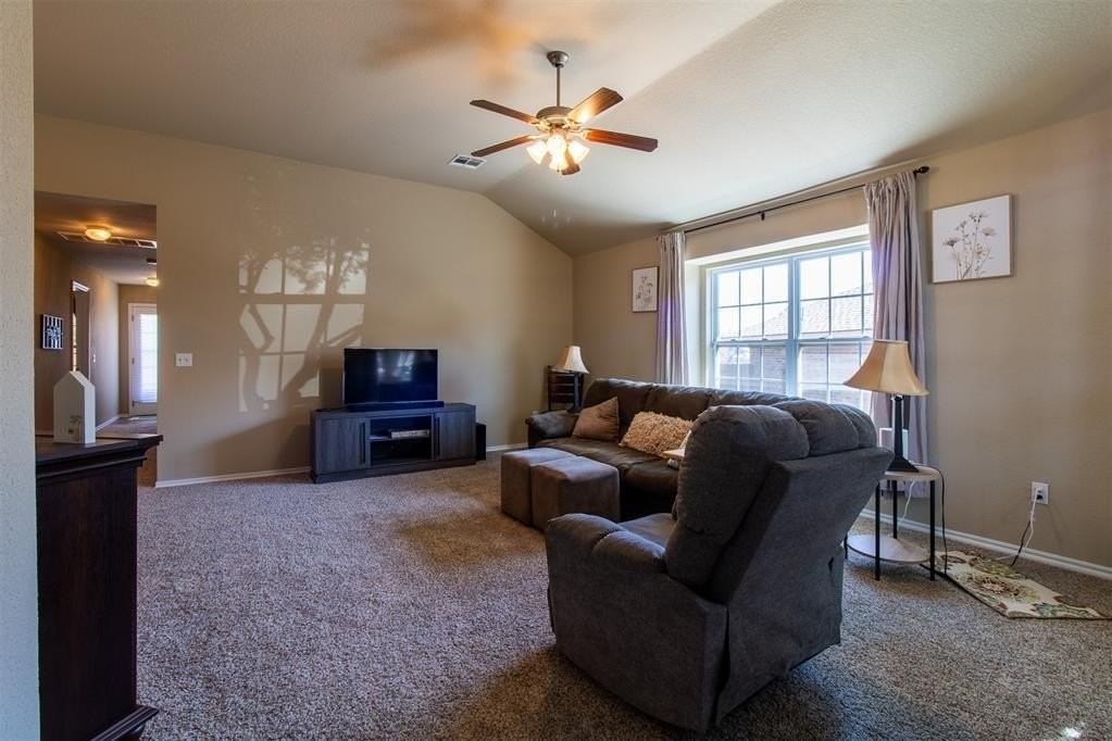 900 Switzerland Ave - Photo 3 of 30