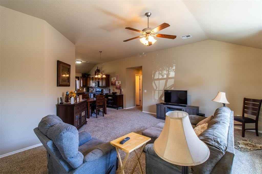 900 Switzerland Ave - Photo 4 of 30