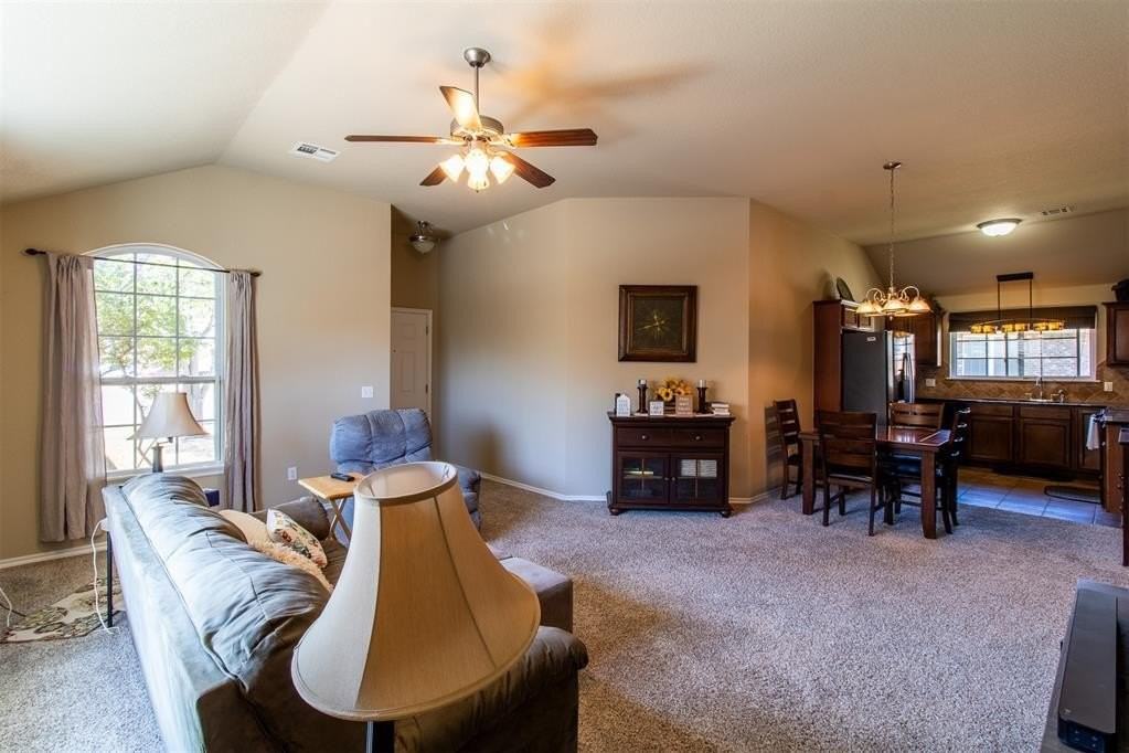 900 Switzerland Ave - Photo 5 of 30