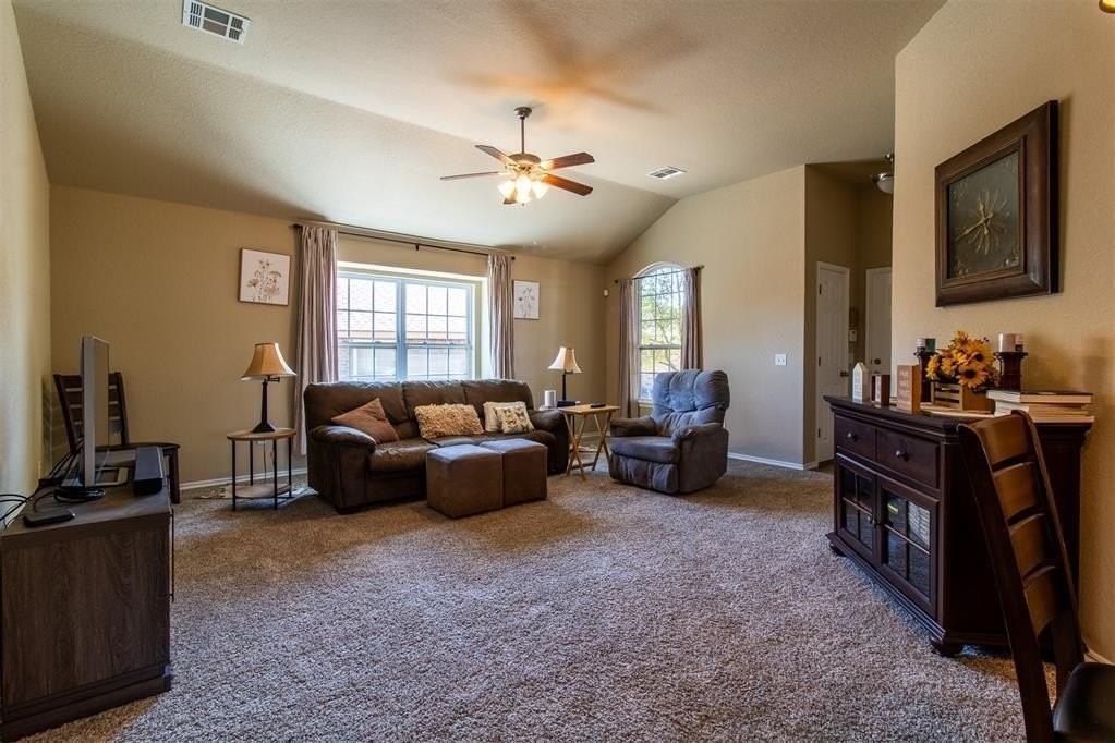 900 Switzerland Ave - Photo 6 of 30