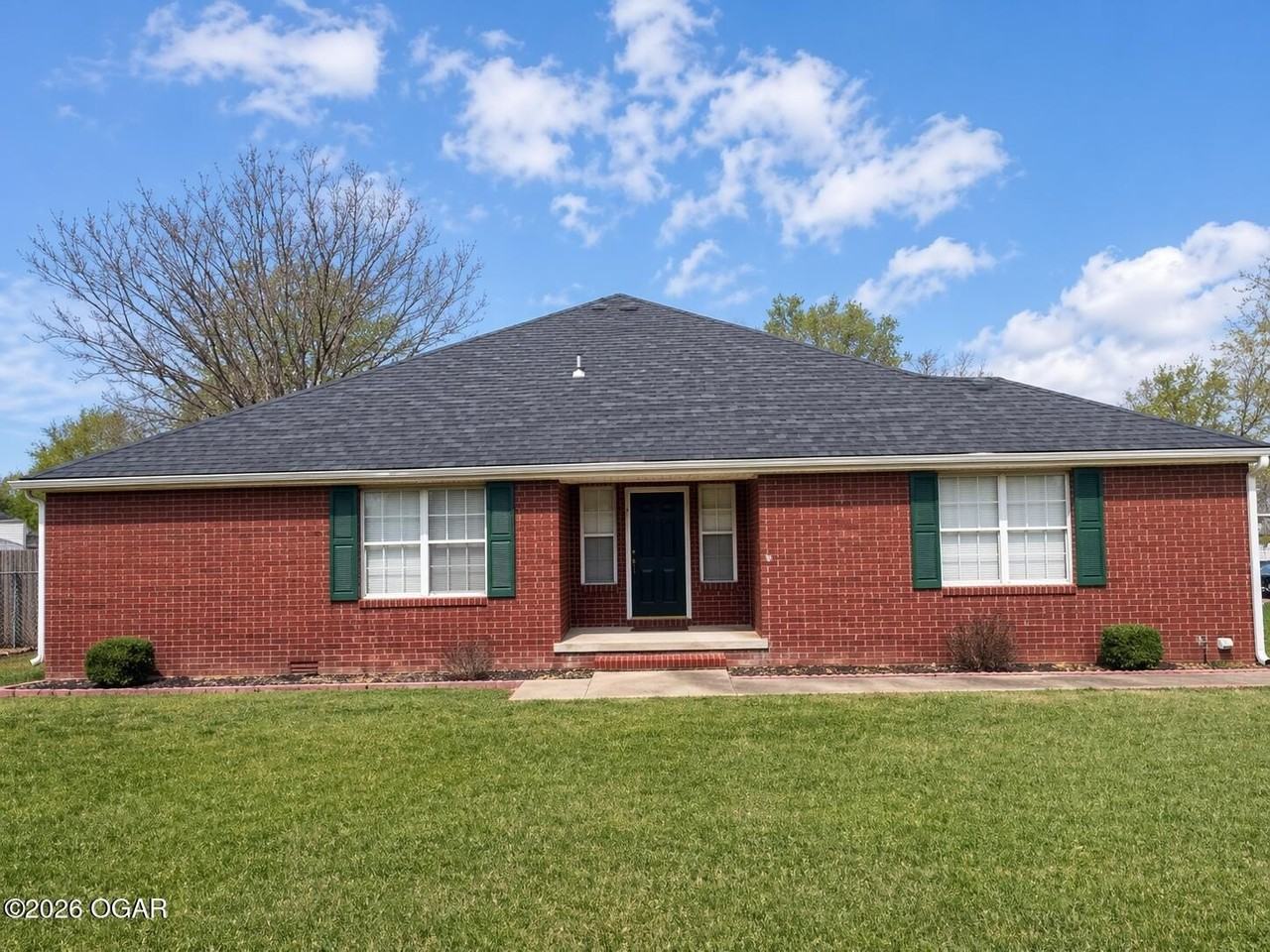 802 Briarbrook Dr