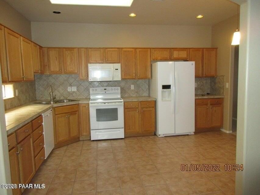 2823 Ithaca Dr - Photo 3 of 10