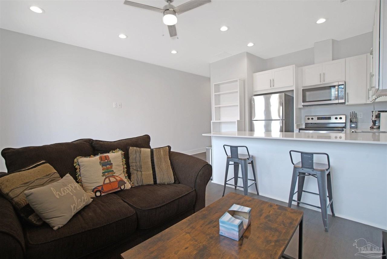 379 S Clubbs St #A - Photo 3 of 16
