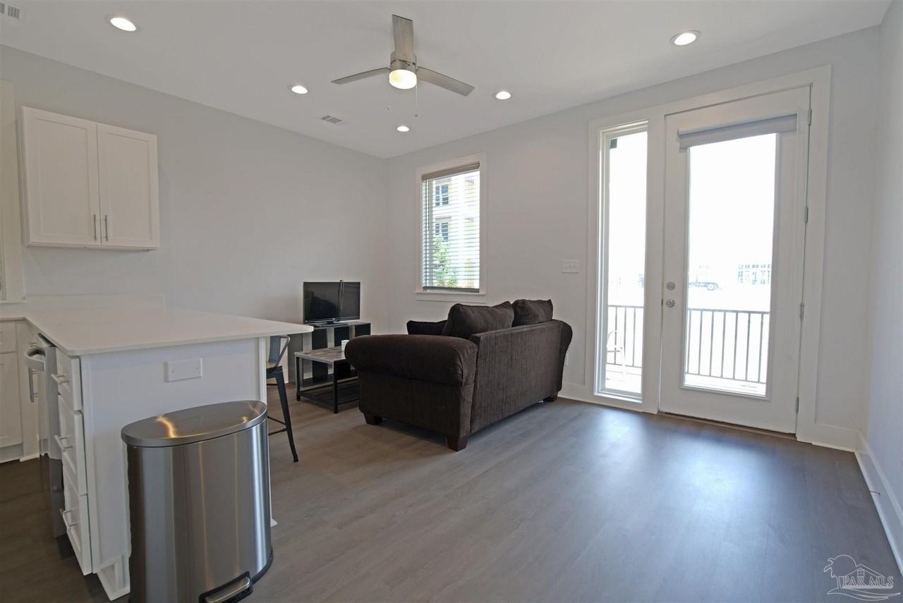 379 S Clubbs St #A - Photo 5 of 16