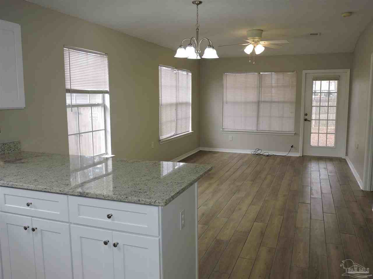 2322 Shoal Creek Dr - Photo 2 of 14