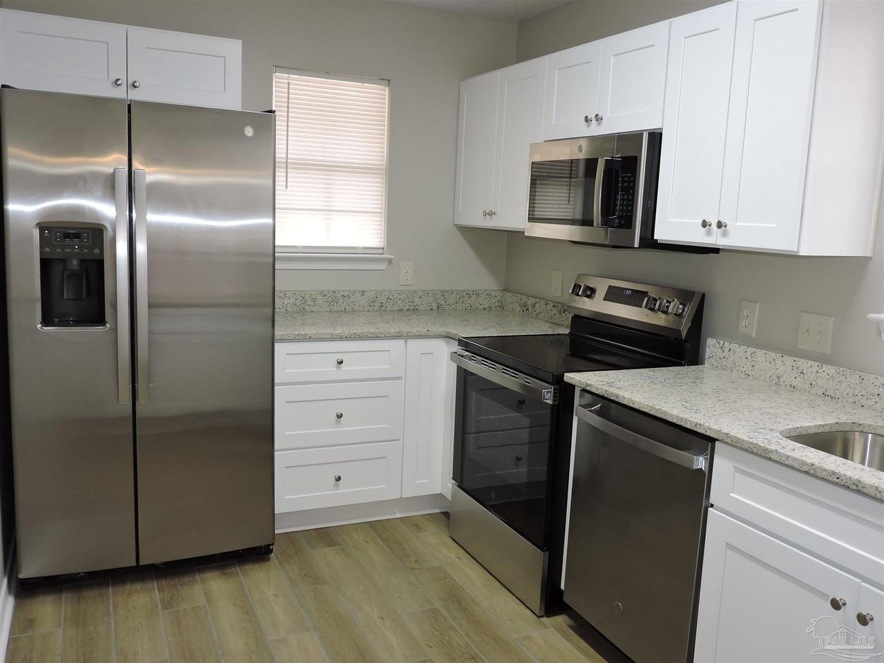 2322 Shoal Creek Dr - Photo 3 of 14