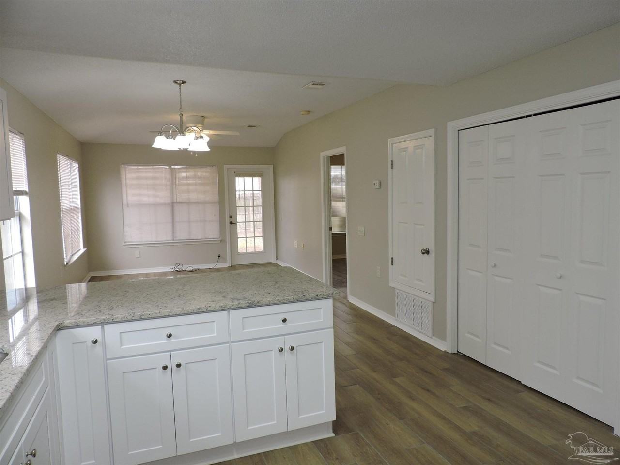 2322 Shoal Creek Dr - Photo 6 of 14