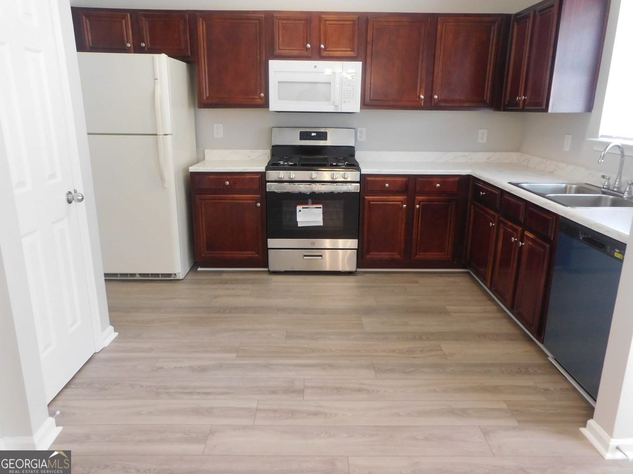 4409 Plum Frost Ct - Photo 6 of 18