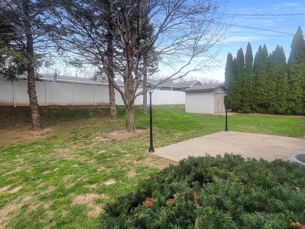 445 Peach St - Photo 5 of 23