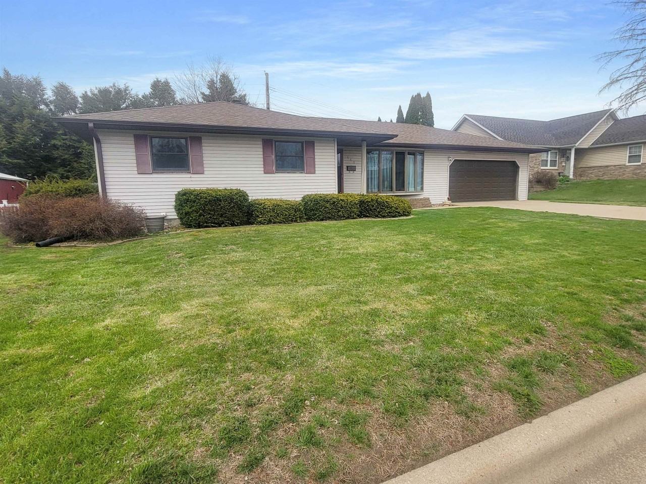 445 Peach St - Photo 7 of 23