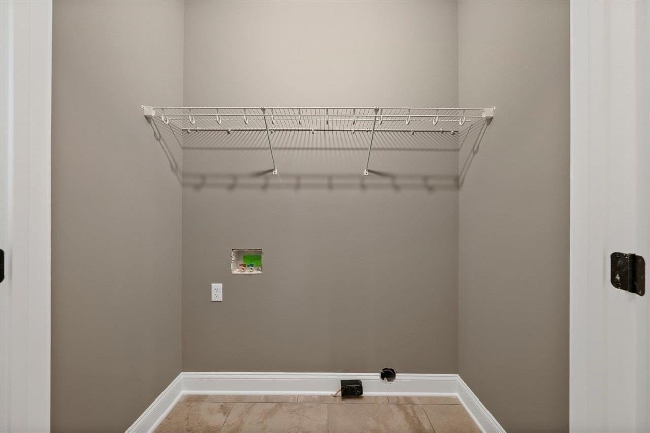 564 Cumberland Pointe Ln - Photo 3 of 19