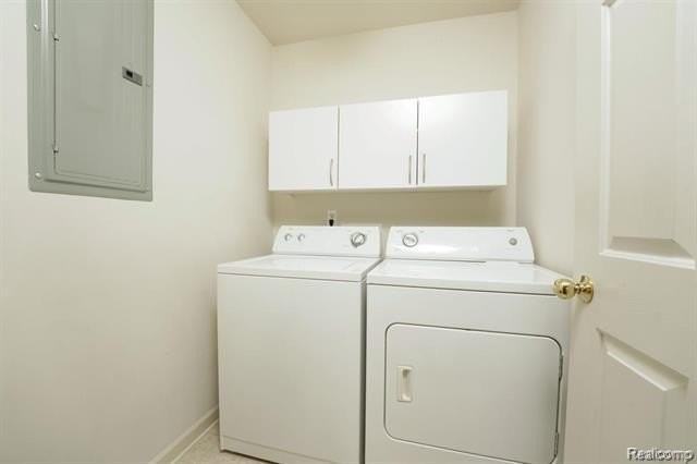 4341 Deeside Dr - Photo 4 of 16