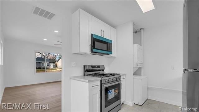 23108 Pilgrim Ave - Photo 4 of 17