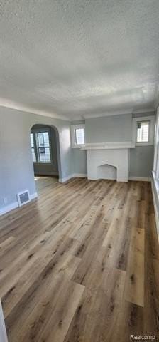 16201 Turner St - Photo 4 of 14