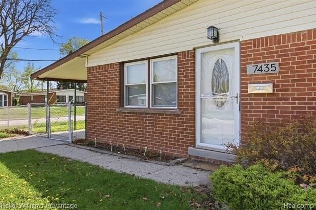 7435 Lathers St - Photo 3 of 31