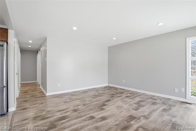 7435 Lathers St - Photo 4 of 31