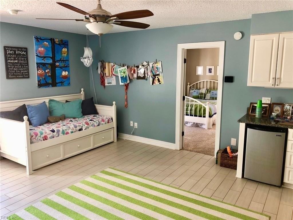 808 Vanderbilt Ave - Photo 5 of 31