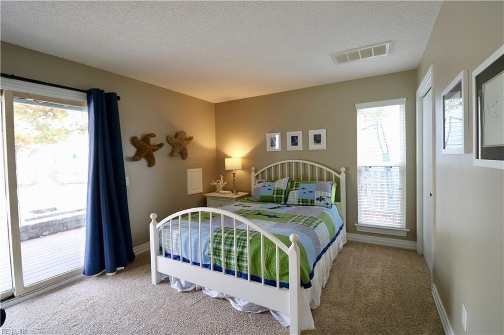 808 Vanderbilt Ave - Photo 7 of 31