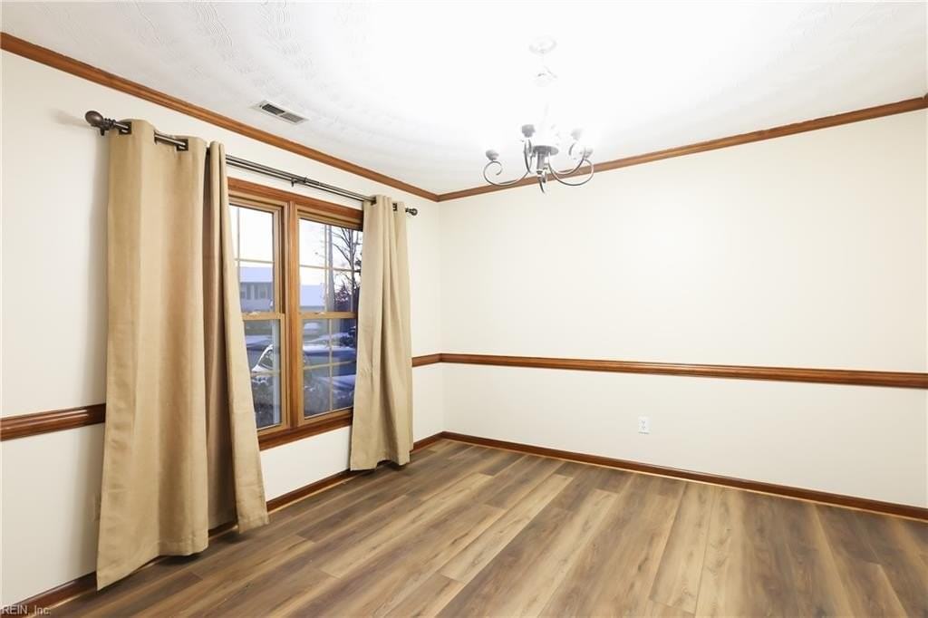 1008 Hollins College Ct - Photo 5 of 33